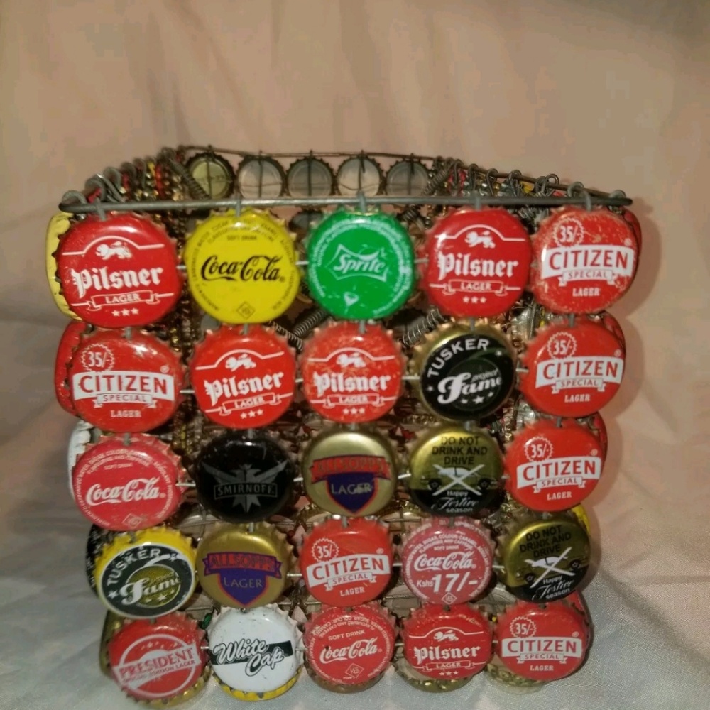 vintage style beer & soda bottle cap basket/purse - Picture 7 of 7